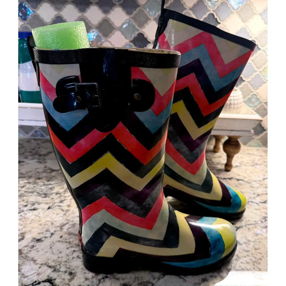 Chooka Rain Boots Womens 7 Multicolor Organic Modern Chevron Rubber Waterproof